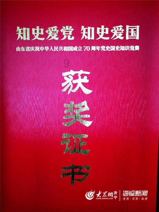 2005年“背母上学”，10年后变性成女人的刘婷，如今现状如何？